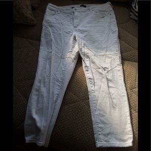 🔥 White NYDJ jeans